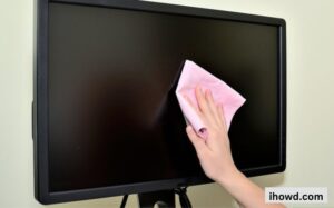 How to Clean an LCD Screen