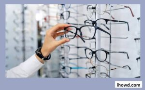 How To Choose The Right Eyeglasses
